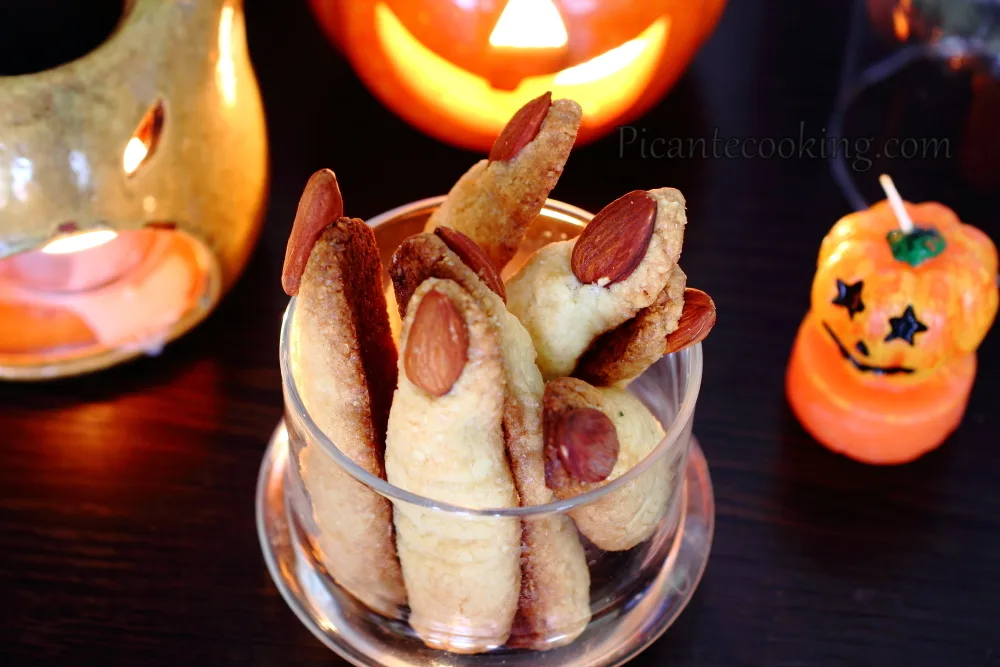 Печиво "Відьмині пальчики" (Witch fingers cookies)