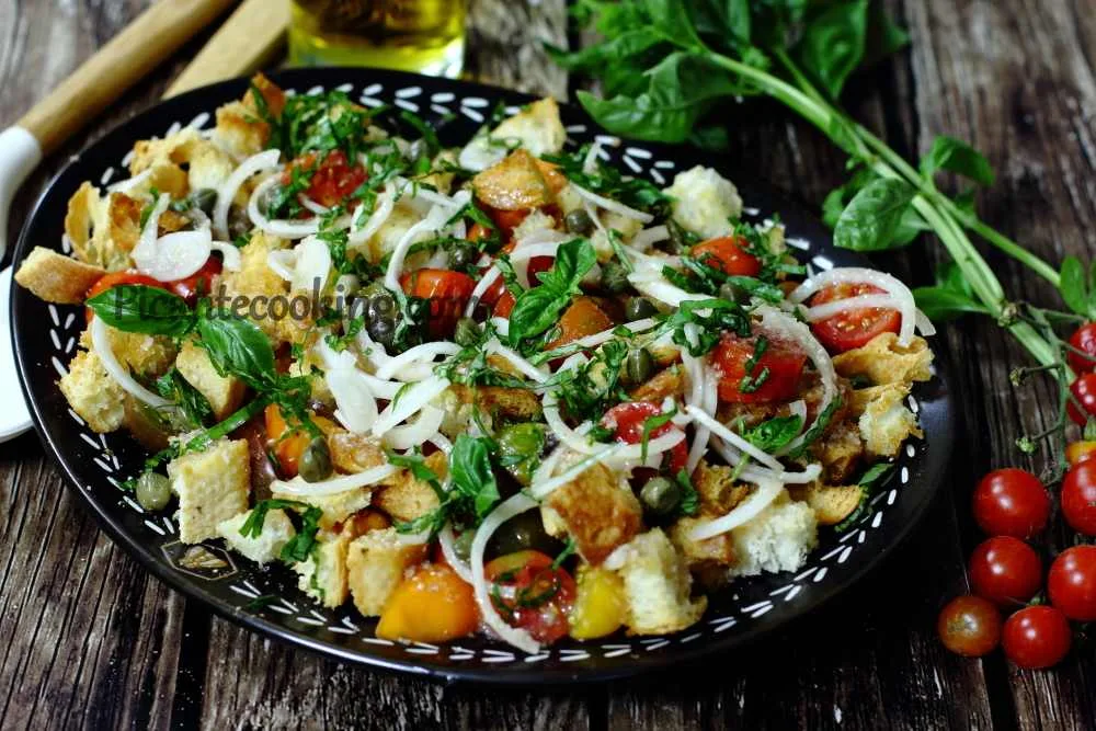 Салат Панцанелла (Panzanella)