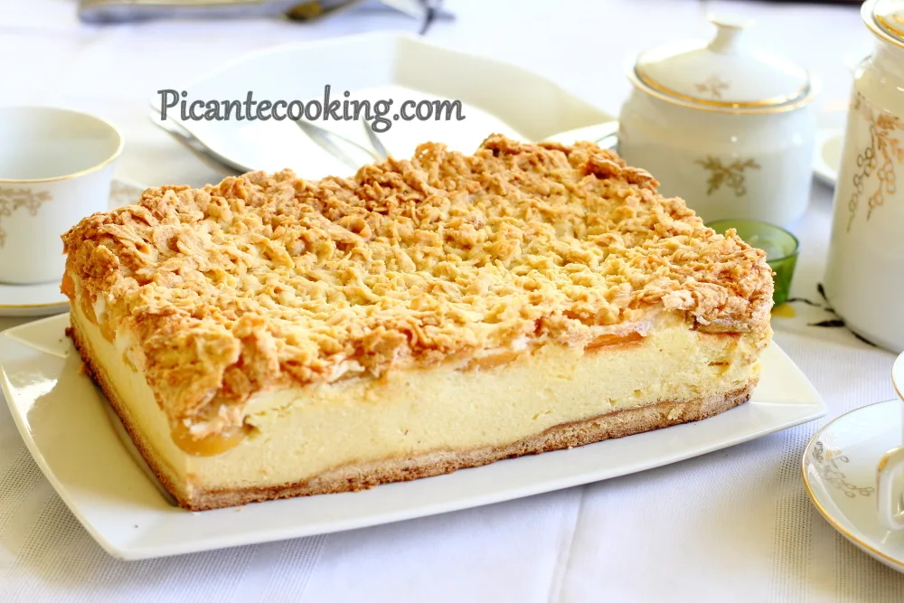 Сирник з персиками (Sernik z brzoskwiniami)