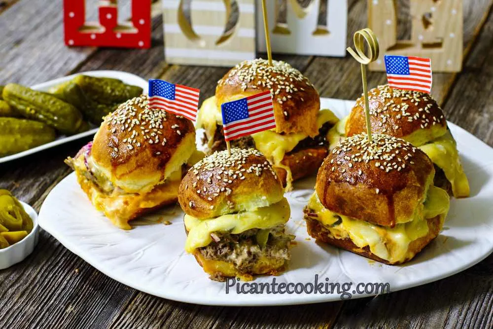Слайдер-бургери з яловичини (Beef Sliders)