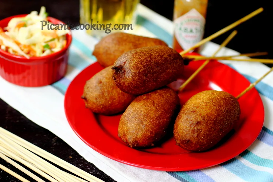 Сосиска в кукурудзяному тісті (Corndogs)