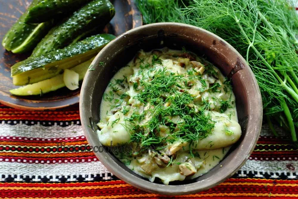 Вареники з картоплею та з грибним соусом, версія "люкс"