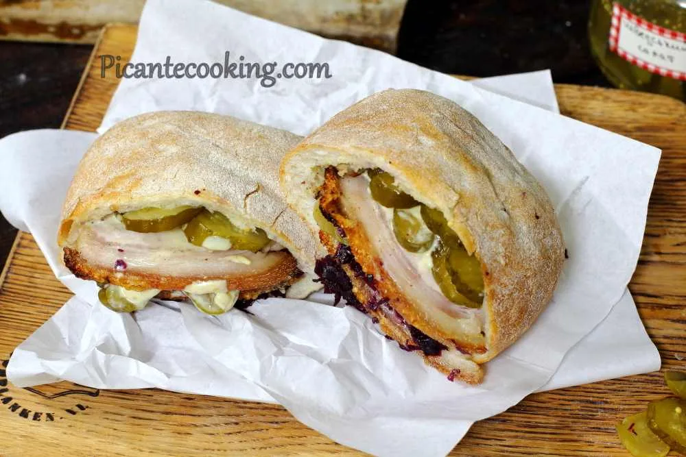 Велика данська канапка з запеченої свинини (Flæskestegs Sandwich)