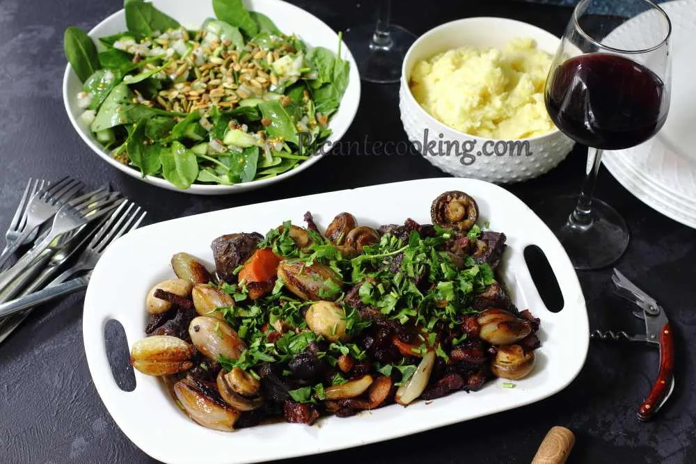 Яловичина по-бургундськи (Boeuf bourguignon)