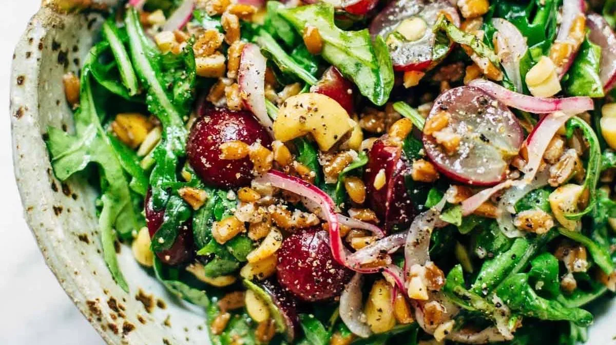 Arugula Salad with Grapes and Black Pepper Vinaigrette