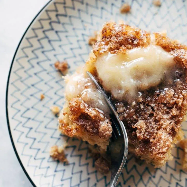 Яблучний кекс з корицею та цукром