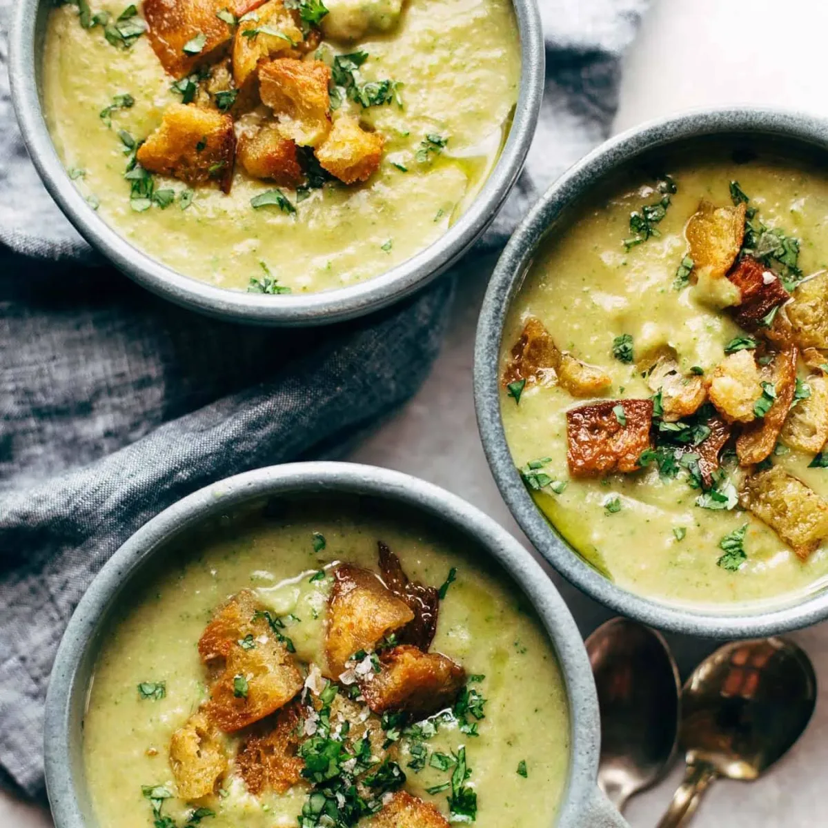 The Best Vegan Broccoli Cheese Soup
