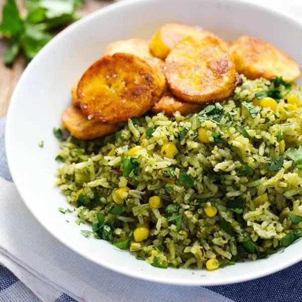 Зелений мексиканський рис з кукурудзою
