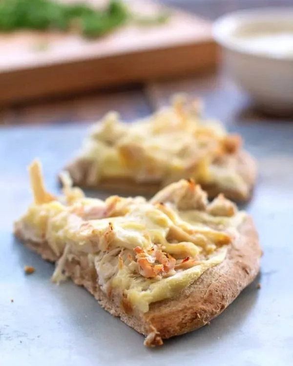 Healthy Chicken Alfredo Pizza
