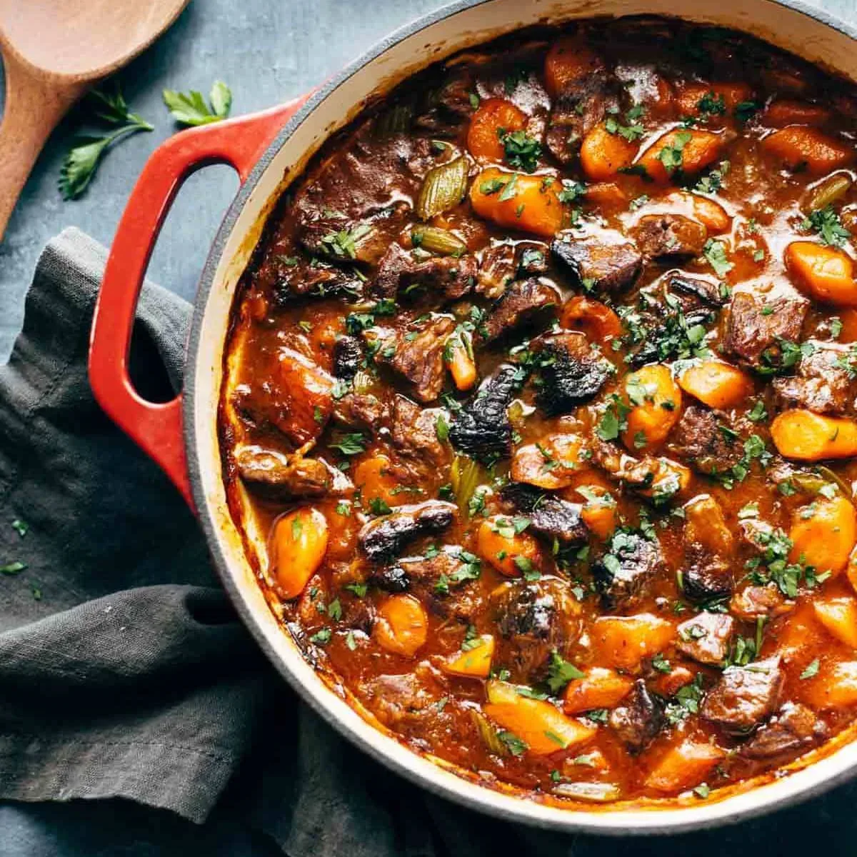 Життєзмінна яловича рагу в Instant Pot