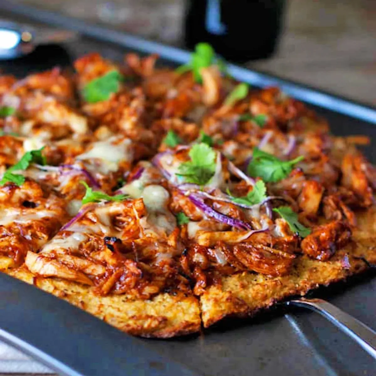 Легка BBQ піца з куркою