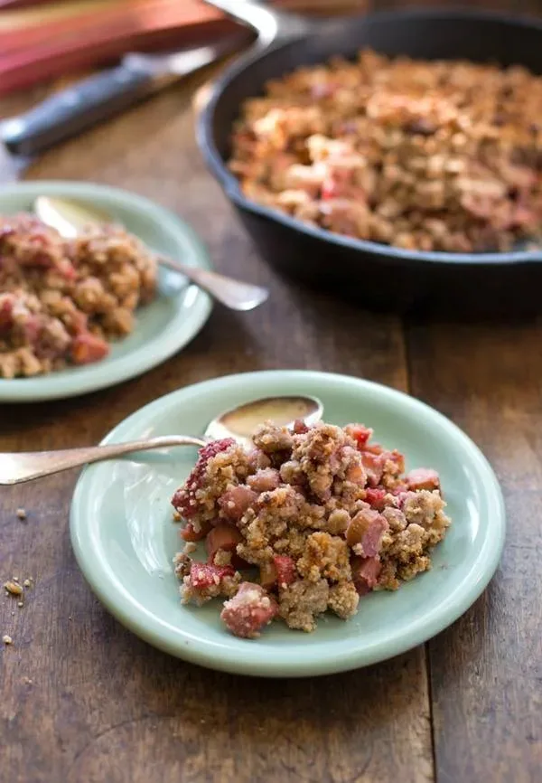 Strawberry Rhubarb Crisp – and it’s paleo.