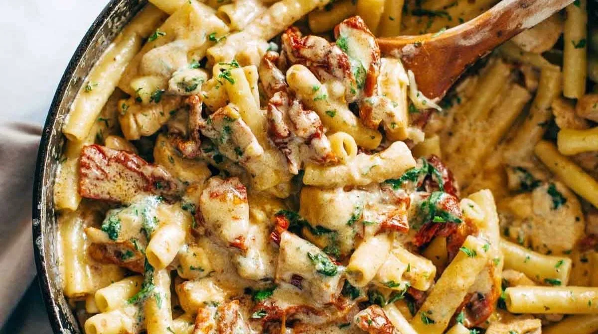 Sun Dried Tomato Chicken Florentine Pasta