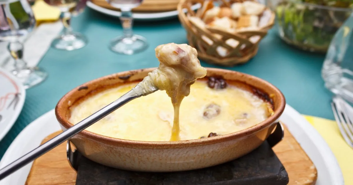 Фондю з пивом і часником — король закусок