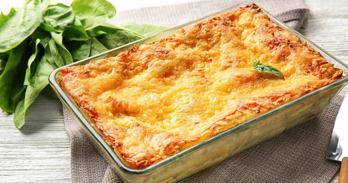 Лазанья з грудинкою і капустою