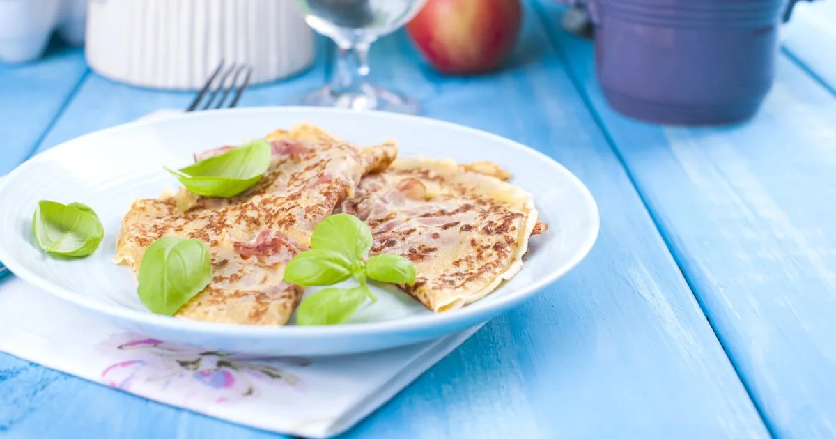 Голландські солоні млинці Pannenkoek — смачний сніданок