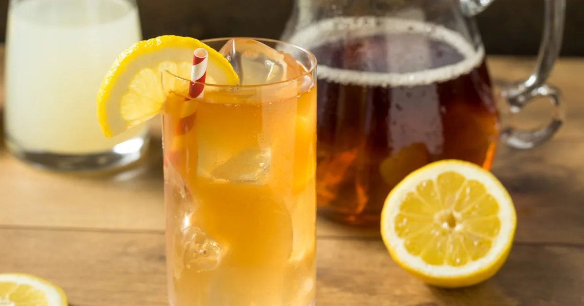 Лимонад з холодним чаєм — готуємо легендарний напій Arnold Palmer