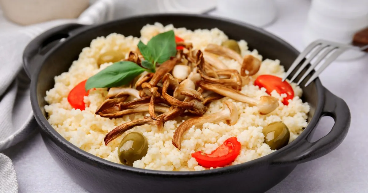 Пісний кускус з грибним соусом