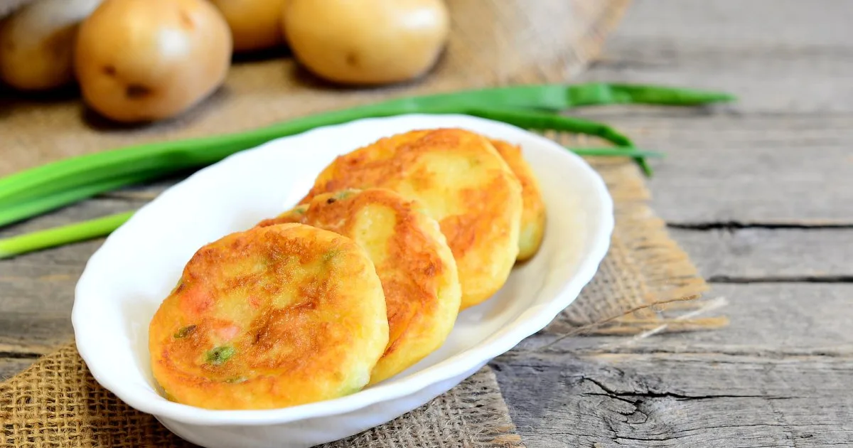 Дріжджові булочки з картоплею