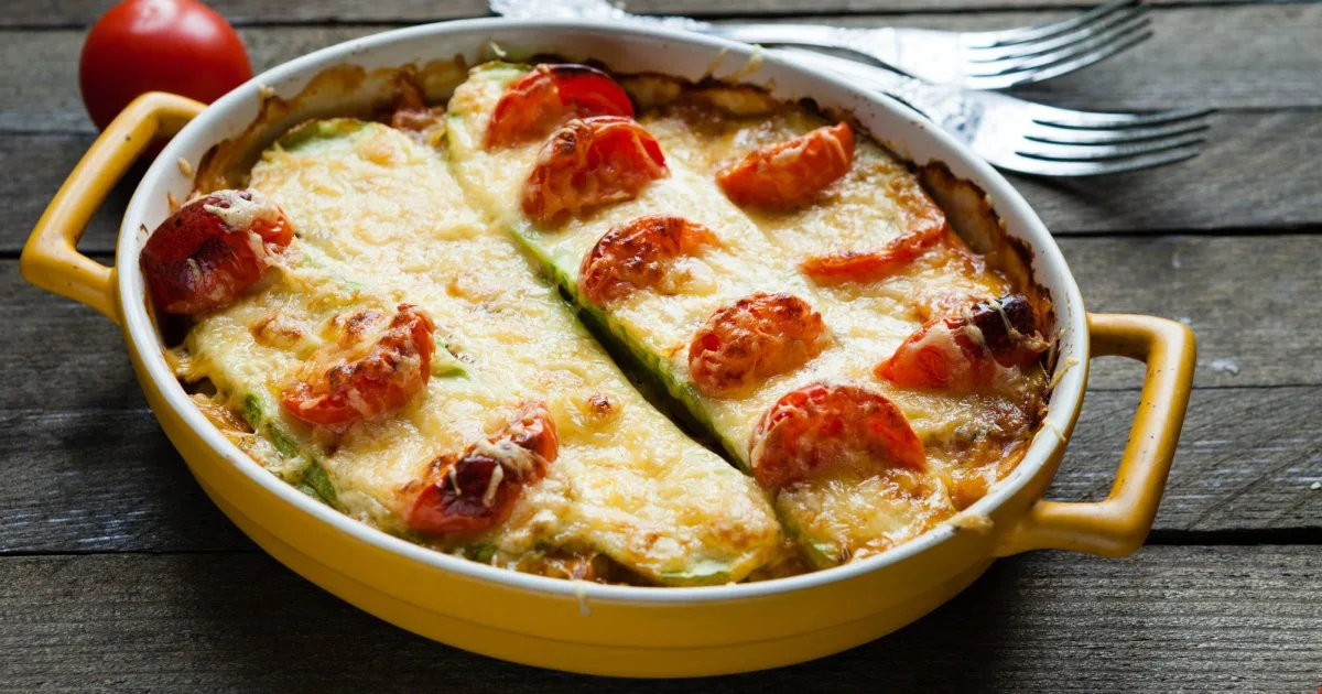 Кабачкова лазанья з курятиною