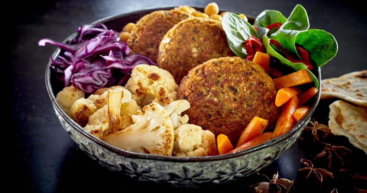 Нутові котлети з кускусом і печерицями