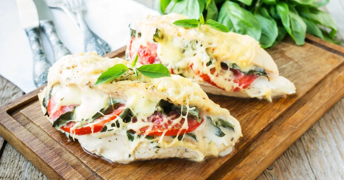 Як приготувати курячі грудки «Капрезе»