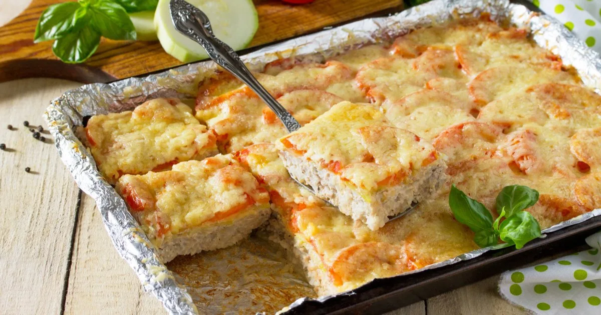 Рибна запіканка з кабачками та рисом