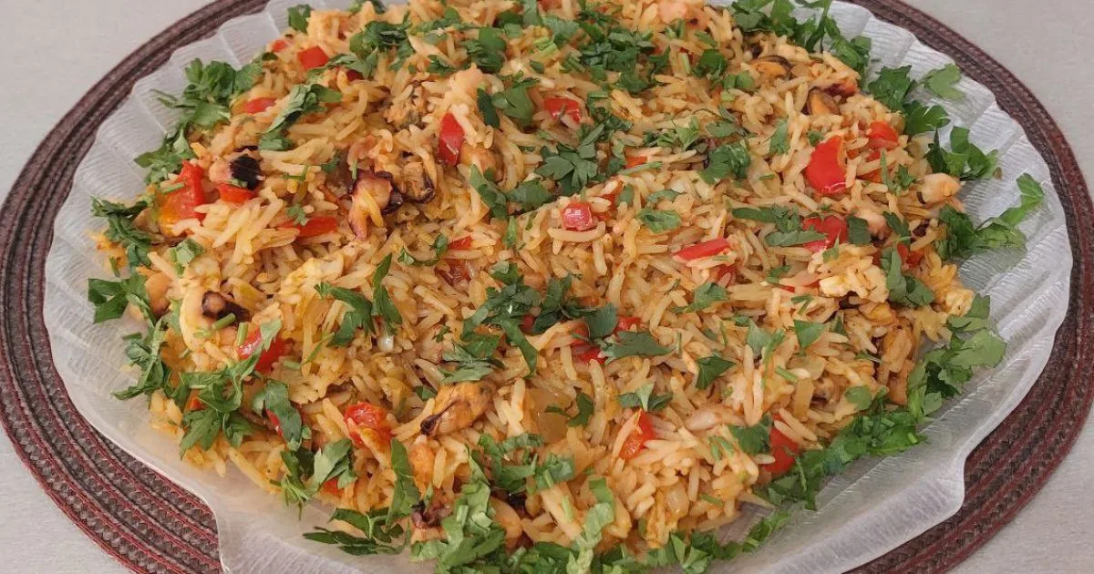 Паелья з морепродуктами за родинним рецептом