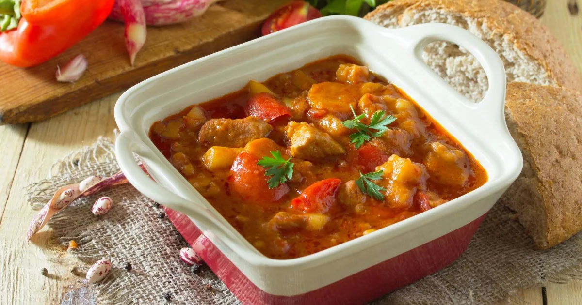 Томатне рагу з курки з овочами по-литовськи