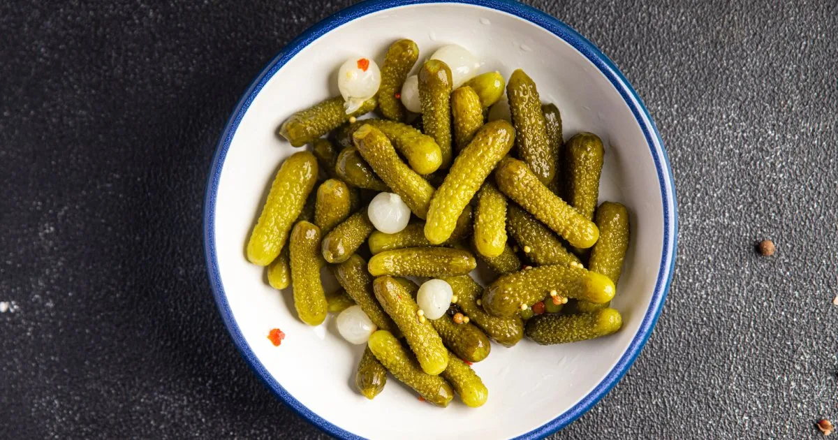 Мариновані огірки з оцтом на зиму — найкраща закуска до м’яса