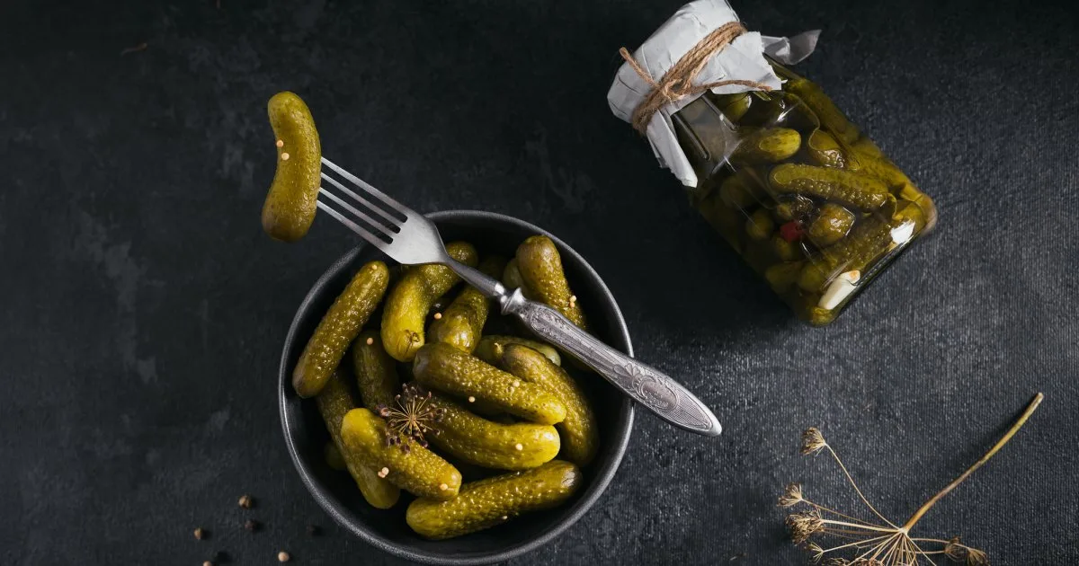 Класичний рецепт маринованих огірків, який ніколи не підведе