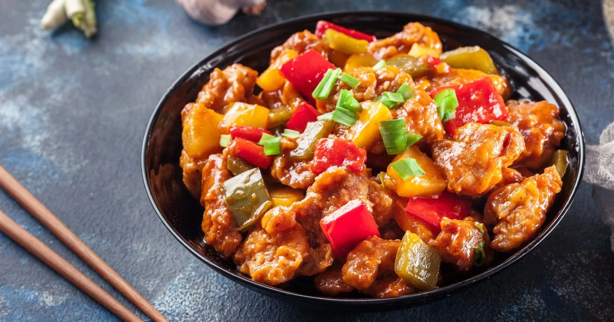 Курка в кисло-солодкому соусі — страва з азійськими нотками
