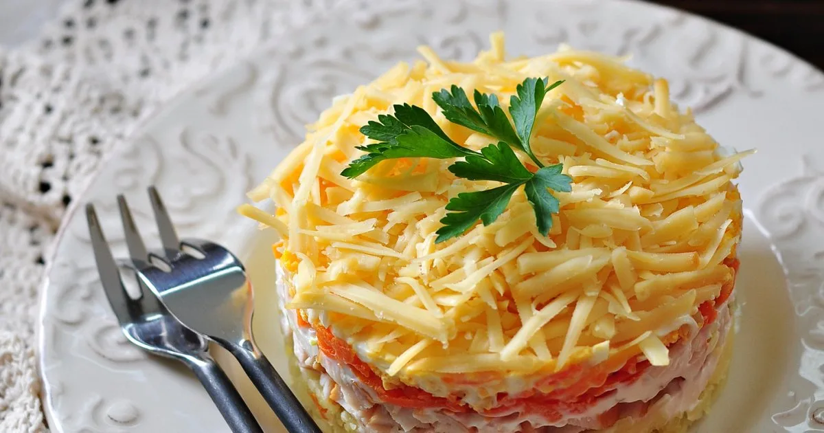 Салат з куркою і морквою по-корейськи — смачна знахідка на Новий рік (відео)