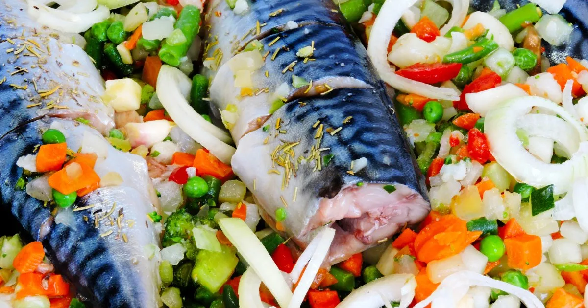 Скумбрія маринована з овочами — готуємо «Морське задоволення»