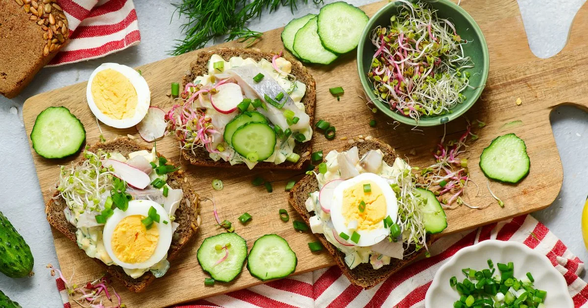 Смореброди з матіасом — рецепт знаменитих скандинавських канапок