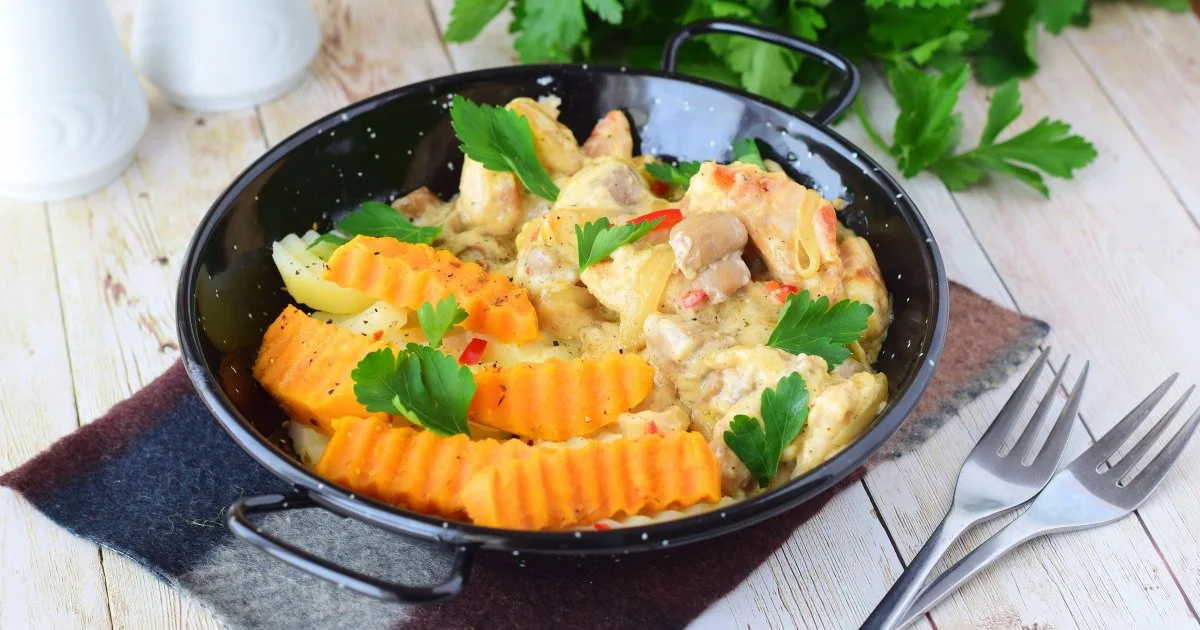 Запечений батат з куркою та овочами — ніжна запіканка для дітей від 7 місяців