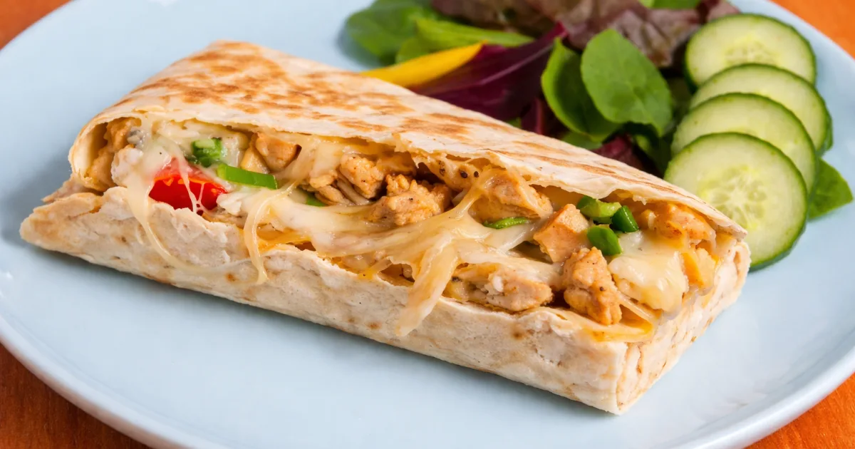 Лаваш з м’ясом, овочами й сиром для тих, хто поспішає