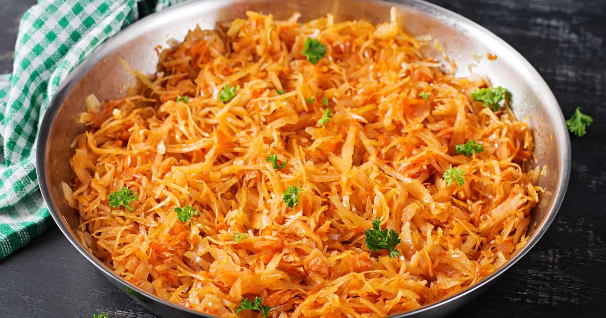 Тушкована капуста по-грецьки — покроковий рецепт з рисом