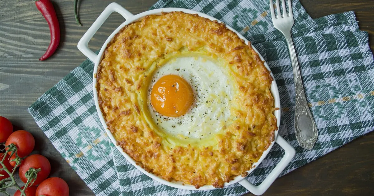 Очей не відірвати: м’ясна запіканка з яйцем