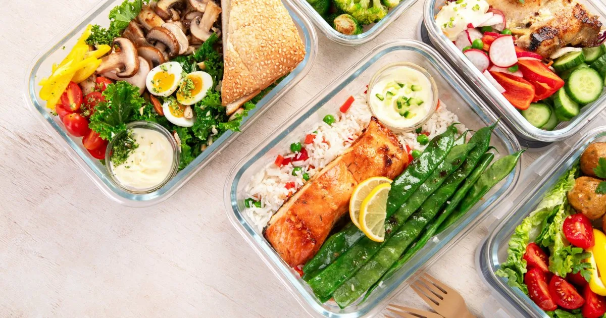 Обід у форматі meal prep: 5 швидких страв на робочий тиждень