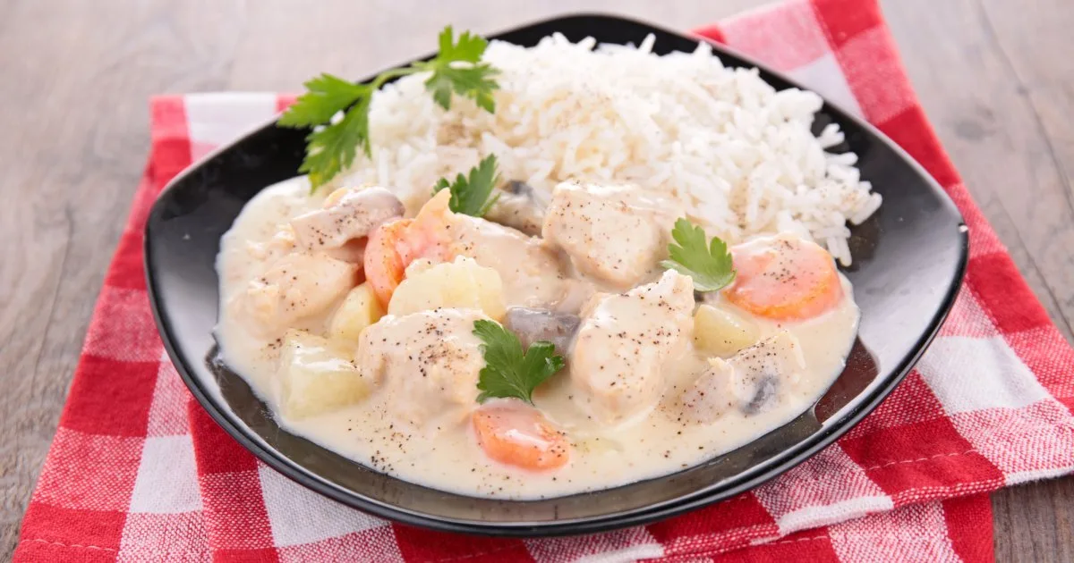 Курка з овочами у вершковому соусі