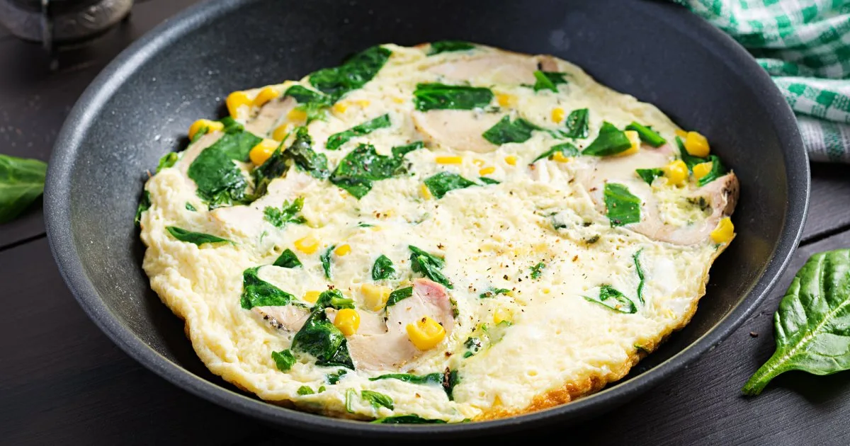 Білковий омлет зі шпинатом Egg White Omelet — снідаємо ситно