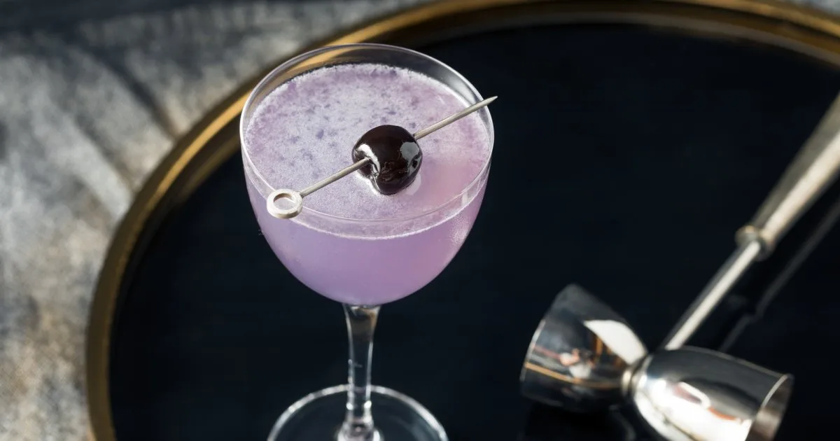 Чорнично-лавандовий Spritzer запрошує в гості!
