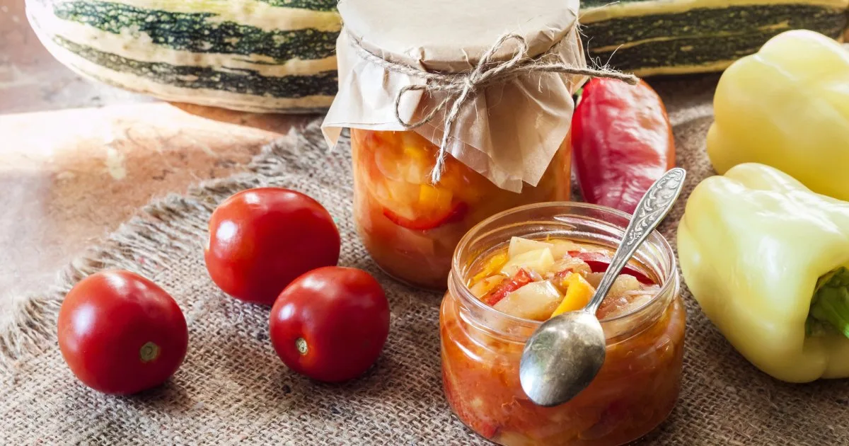 Консервований салат з цукіні та помідорів — рецепт на зиму
