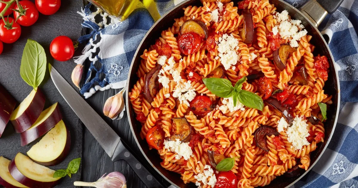 Pasta alla Norma з баклажанами та базиліком