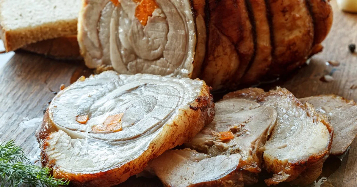 М’ясний суперхіт: рулет з корейки з овочами