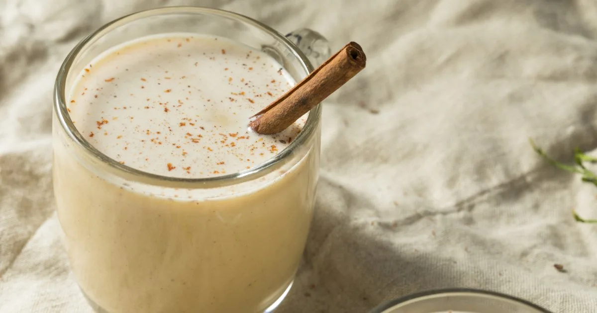 Пуерториканський еґ-ноґ без яєць із ромом Coquito