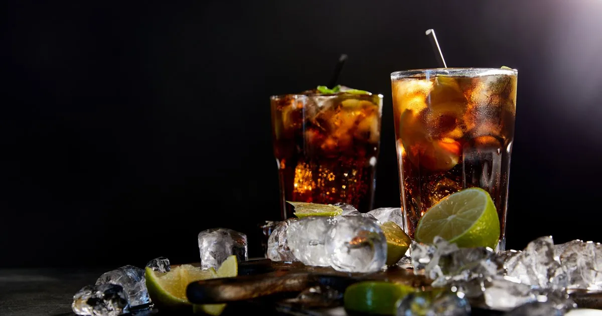 Коктейль The Tully Tea, щоб швидко напитись