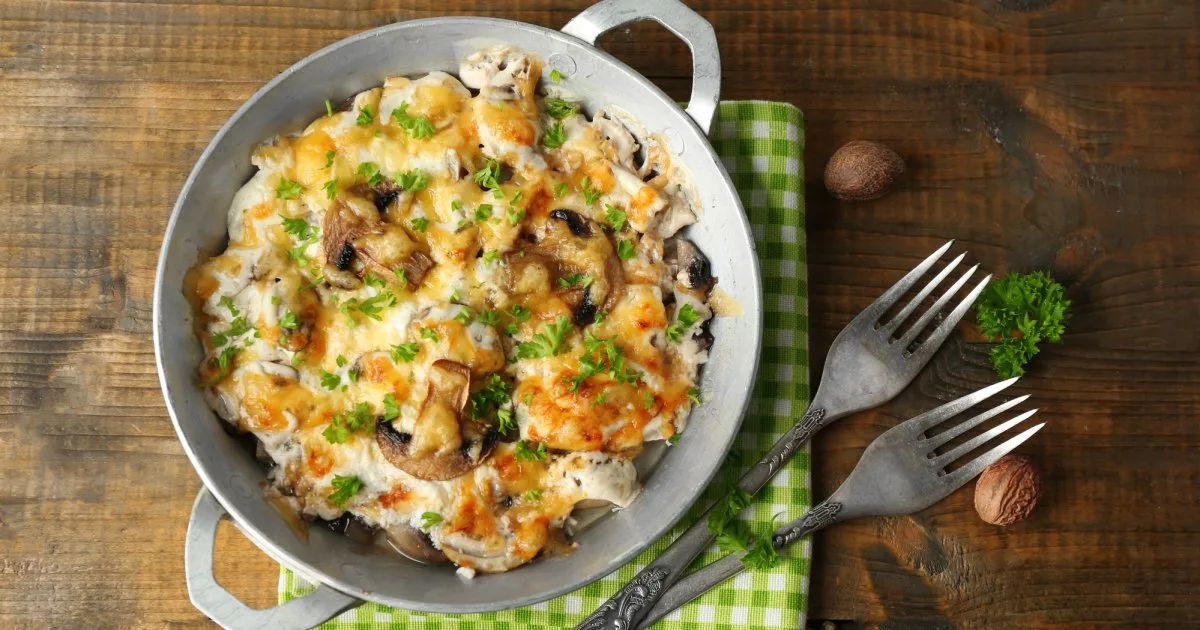 Французький смак: касероль з куркою і грибами