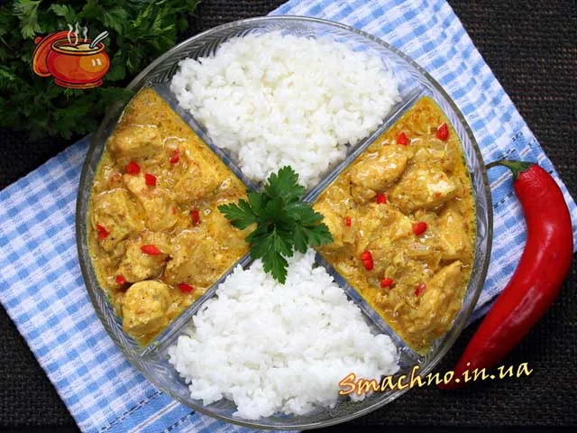 Курка в соусі карі